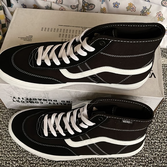 Vans WMNS Crockett High
Black/White
VN0A5JIGY28
Sneakers - Picture 5 of 16